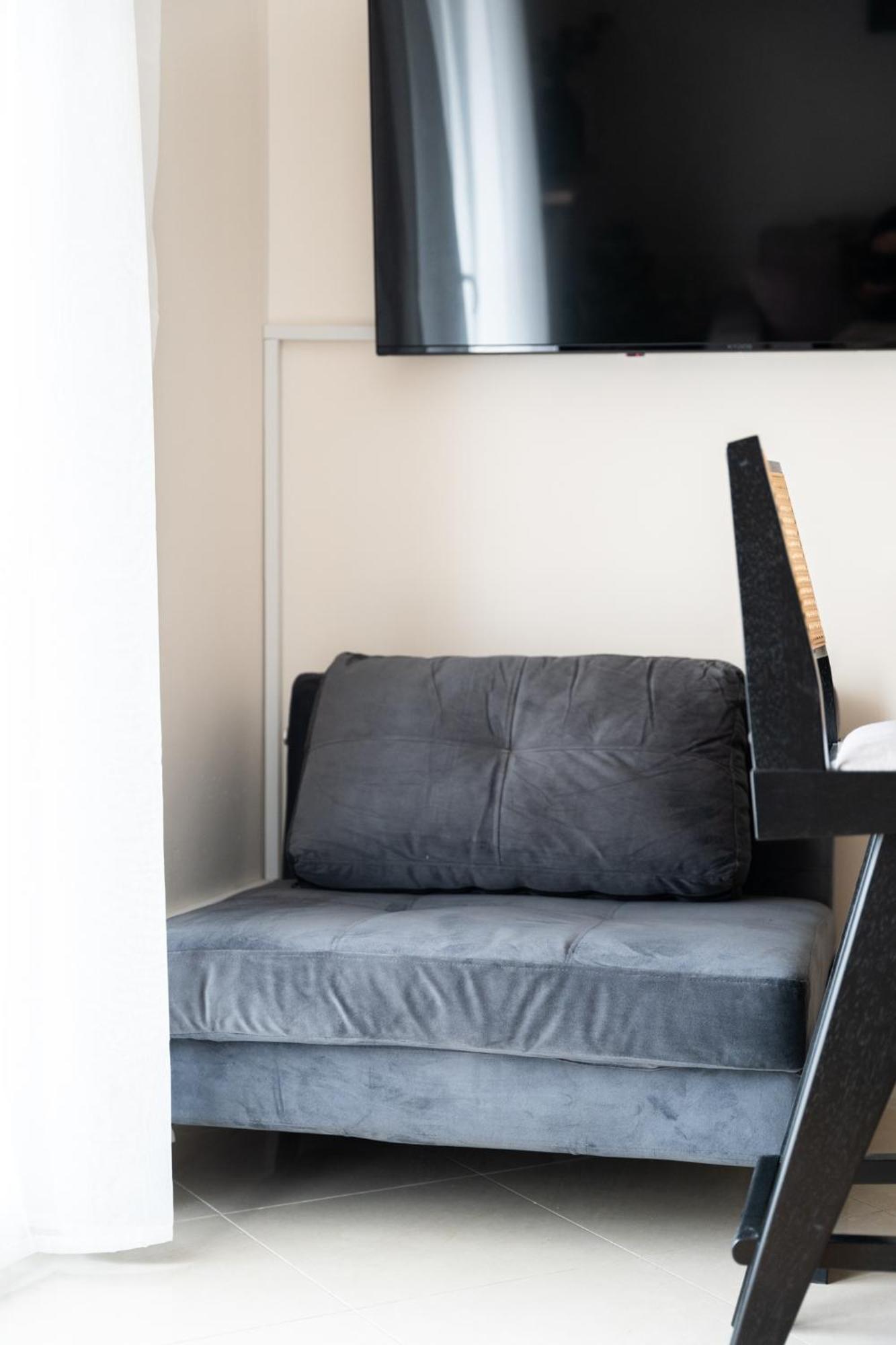Pomegranate Luxury Penthouse Maisonette With Beautiful Terrace & Free Parking By Binobi ! *