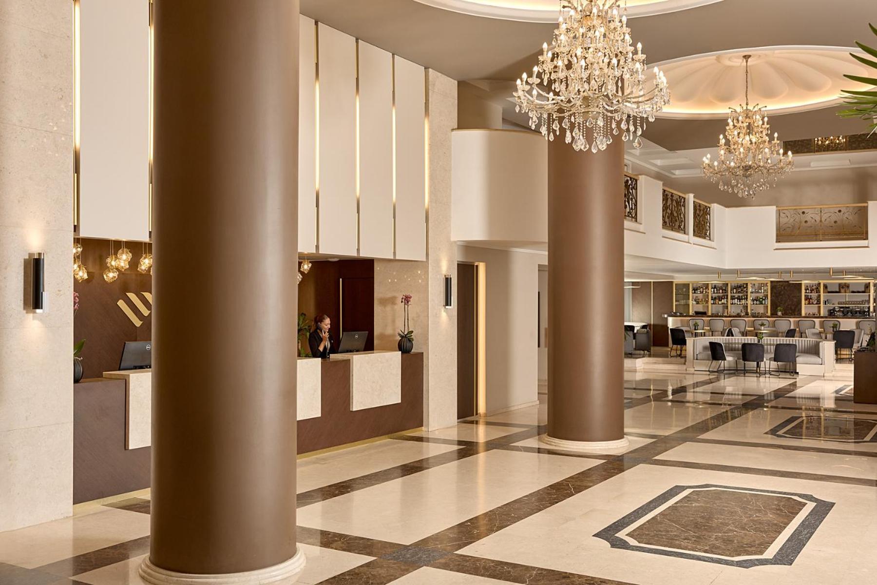Hotel Grand Palace 5*