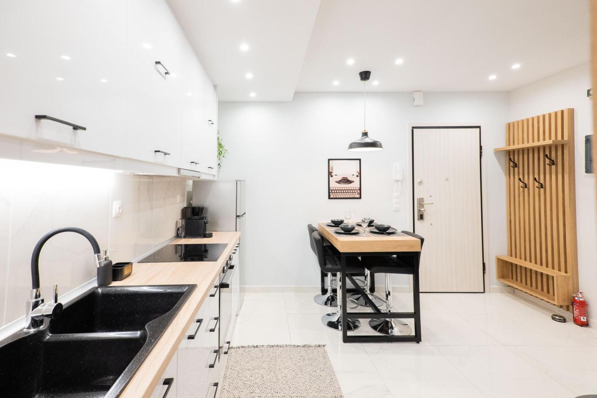 F & B Collection - Center Hidden Gem *