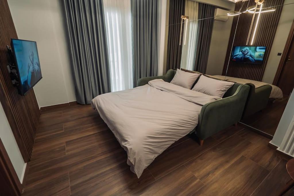 Apartment Individualliving 1 Excellent Location !!! *
