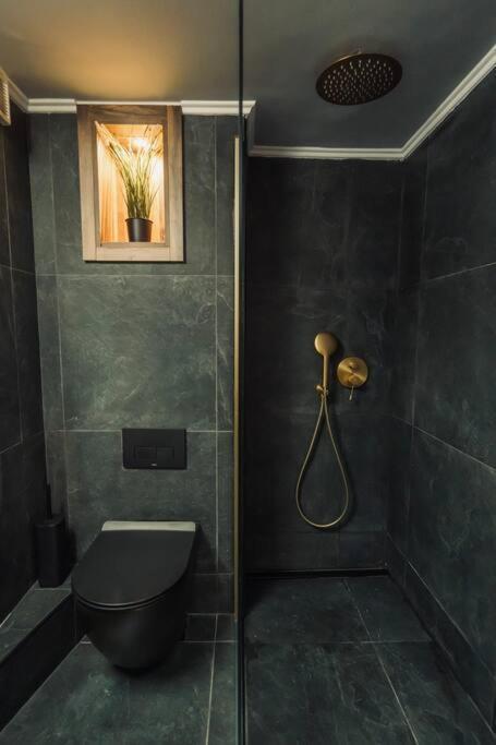 Individualliving 1 Excellent Location !!! *