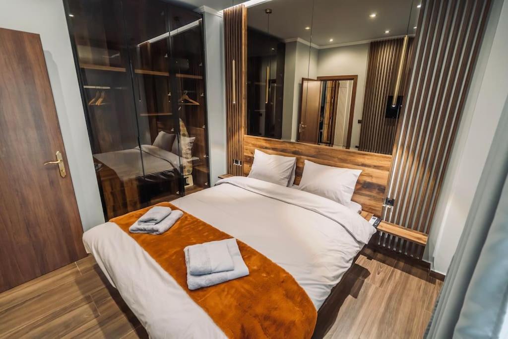 Apartment Individualliving 1 Excellent Location !!! *