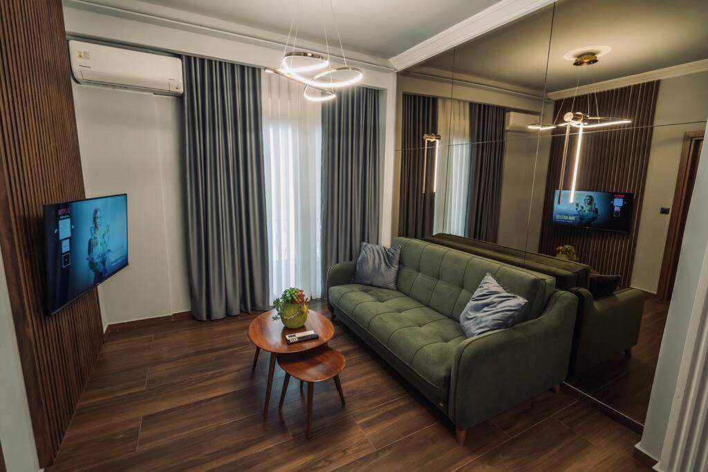 Apartment Individualliving 1 Excellent Location !!! *