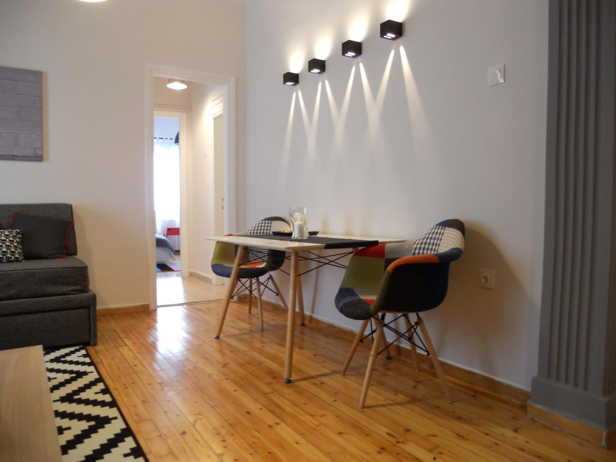White Tower Minimal Apartment Thessaloniki