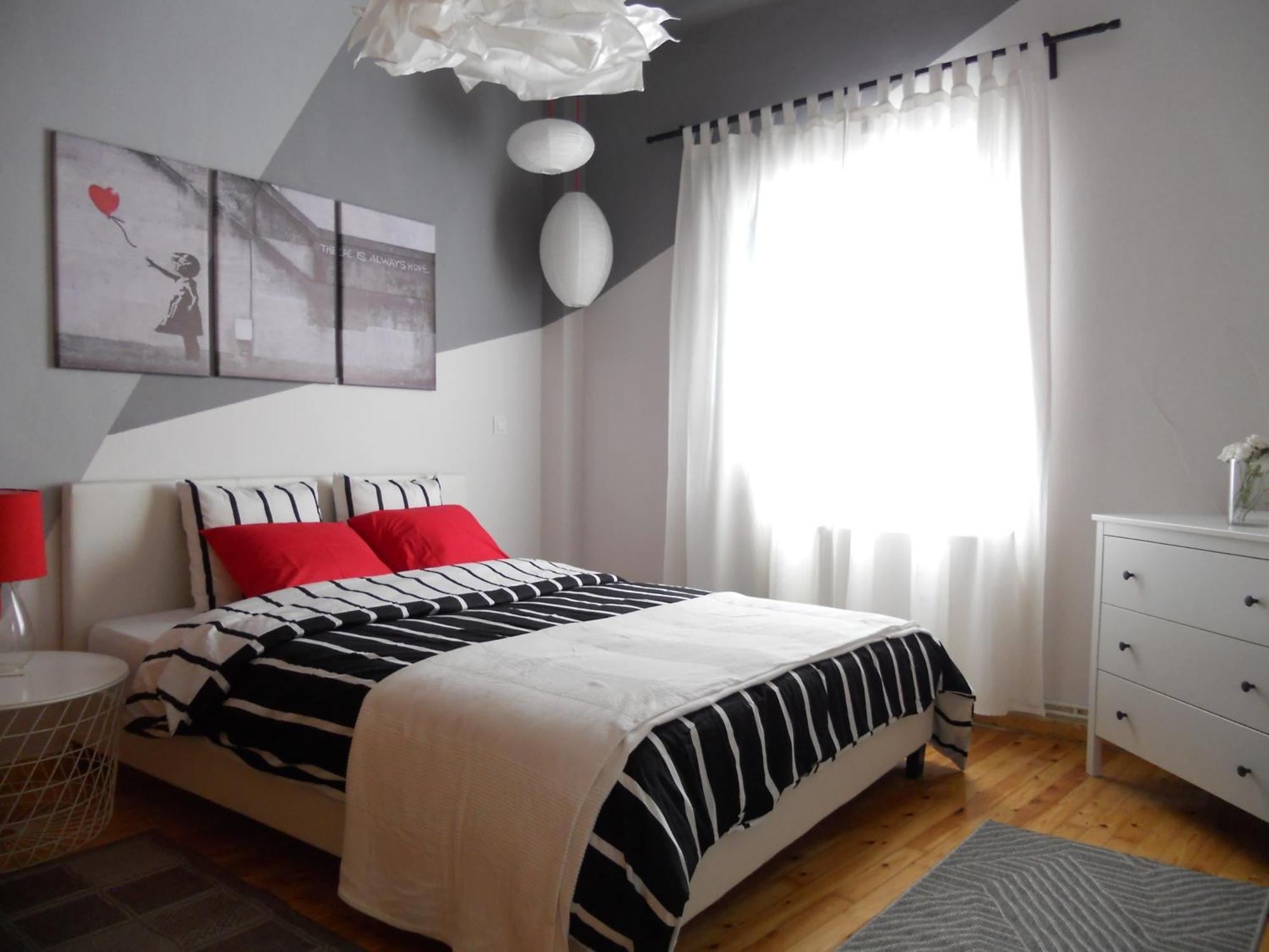 White Tower Minimal Apartment Thessaloniki