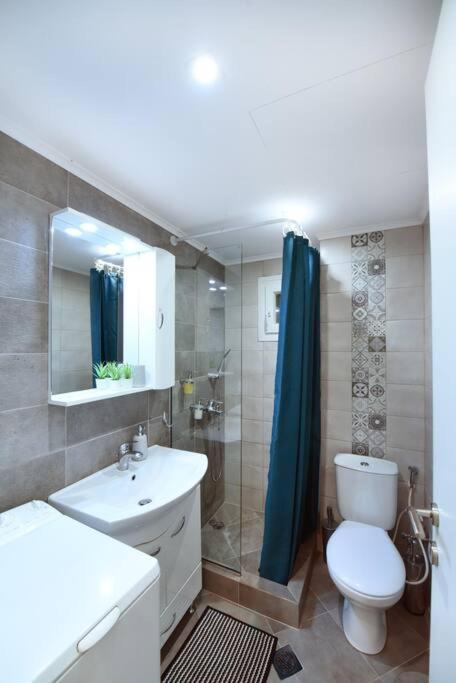 The Muse, Colorful Cozy Flat On Mitropoleos Downtown * Thessaloniki