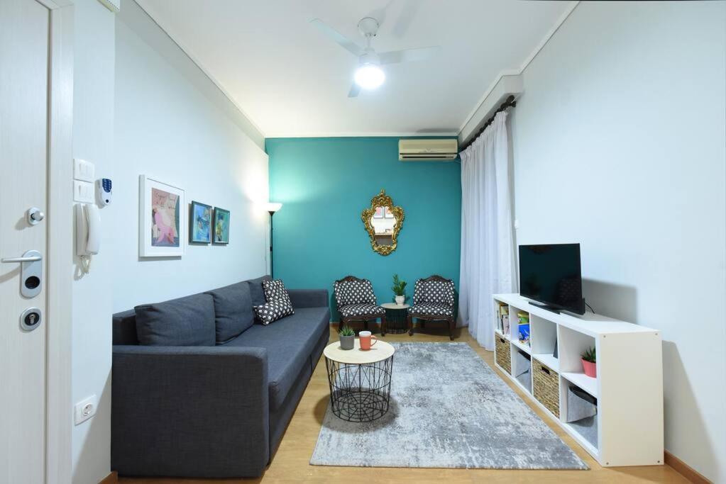 The Muse, Colorful Cozy Flat On Mitropoleos Downtown Apartment