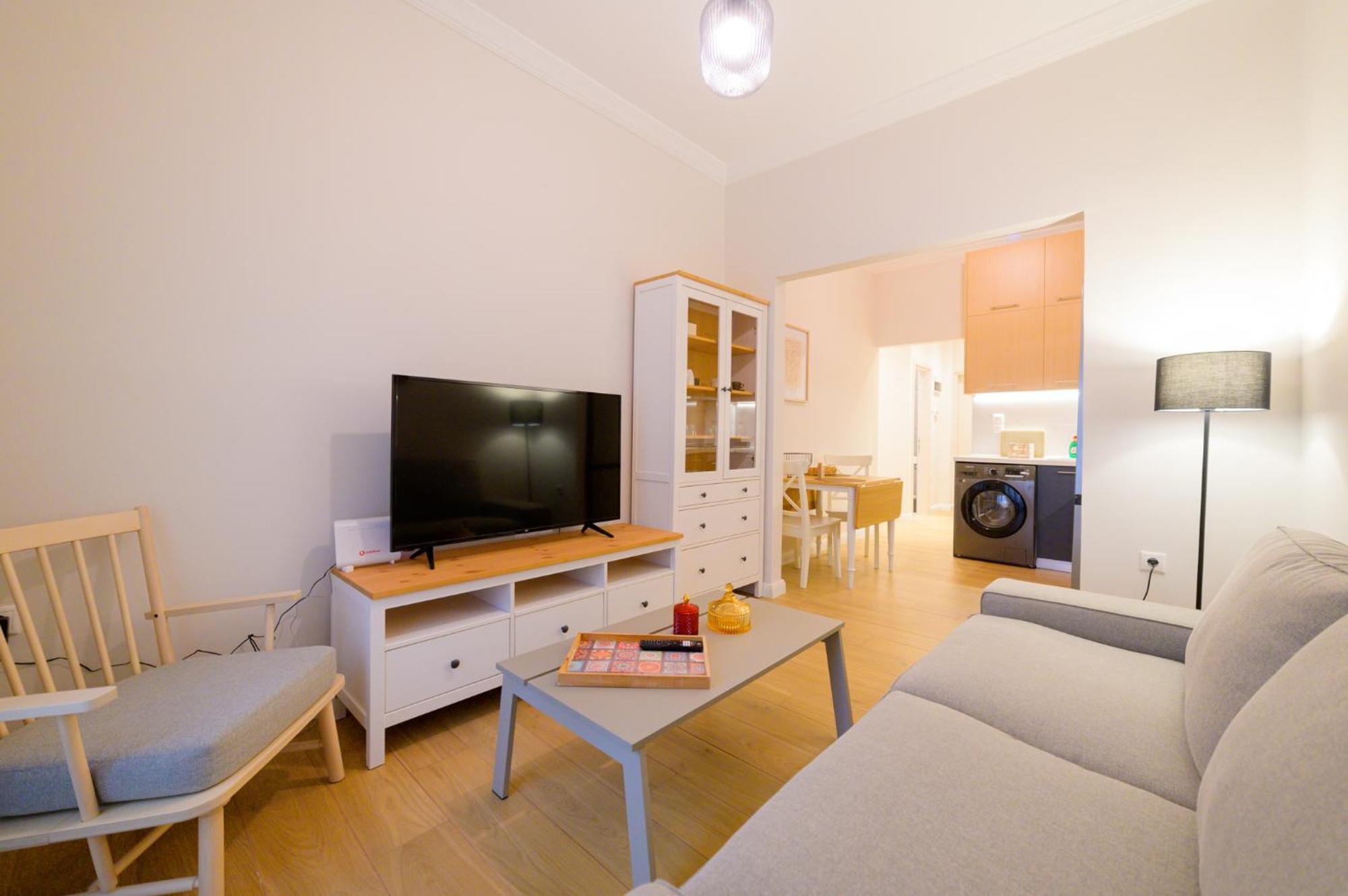 Apartment New Modern 2nd Floor *