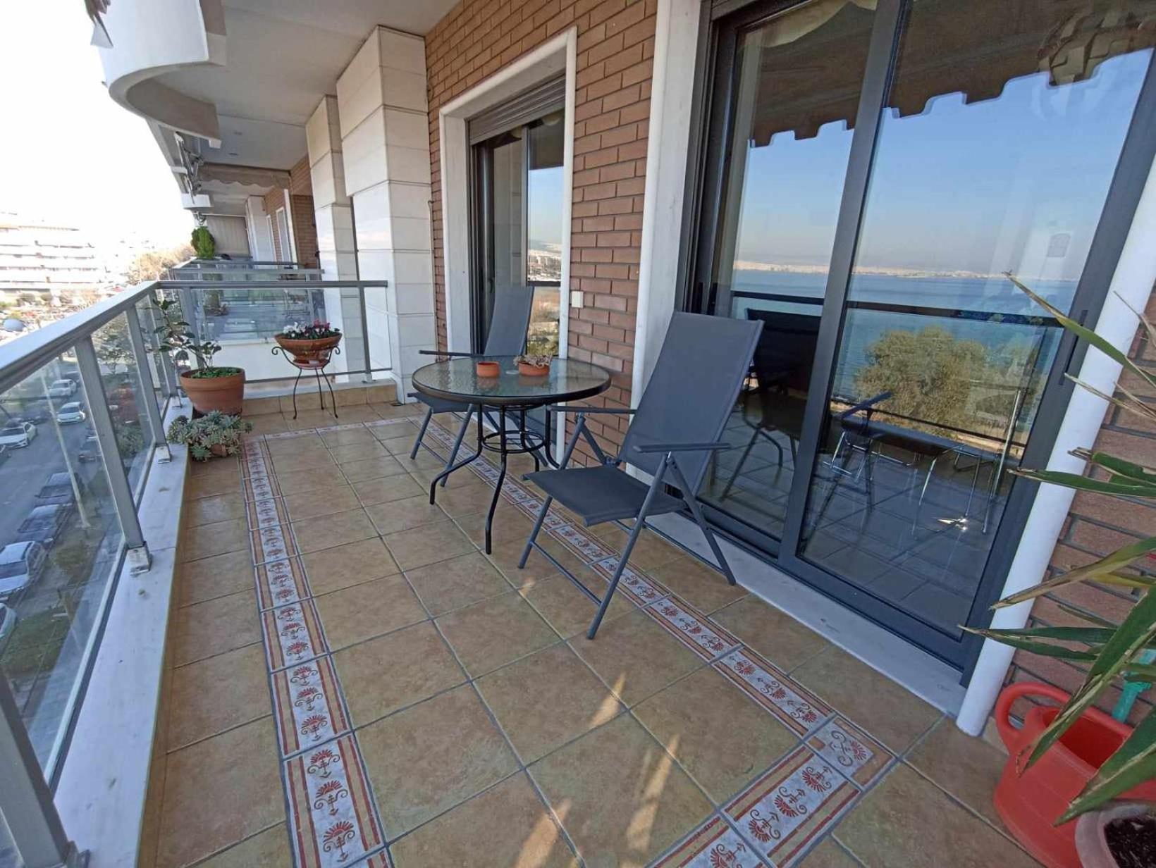 Apartment Seafront Family & Free Parking, The Cruiseflat *