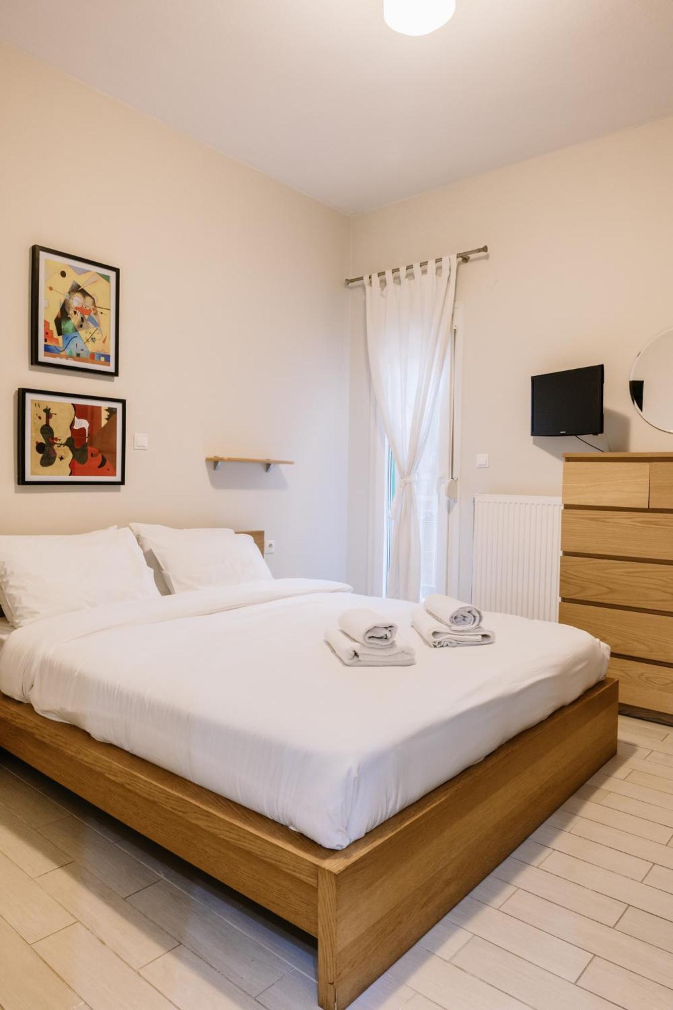 King George By Binobi ! Apartment
