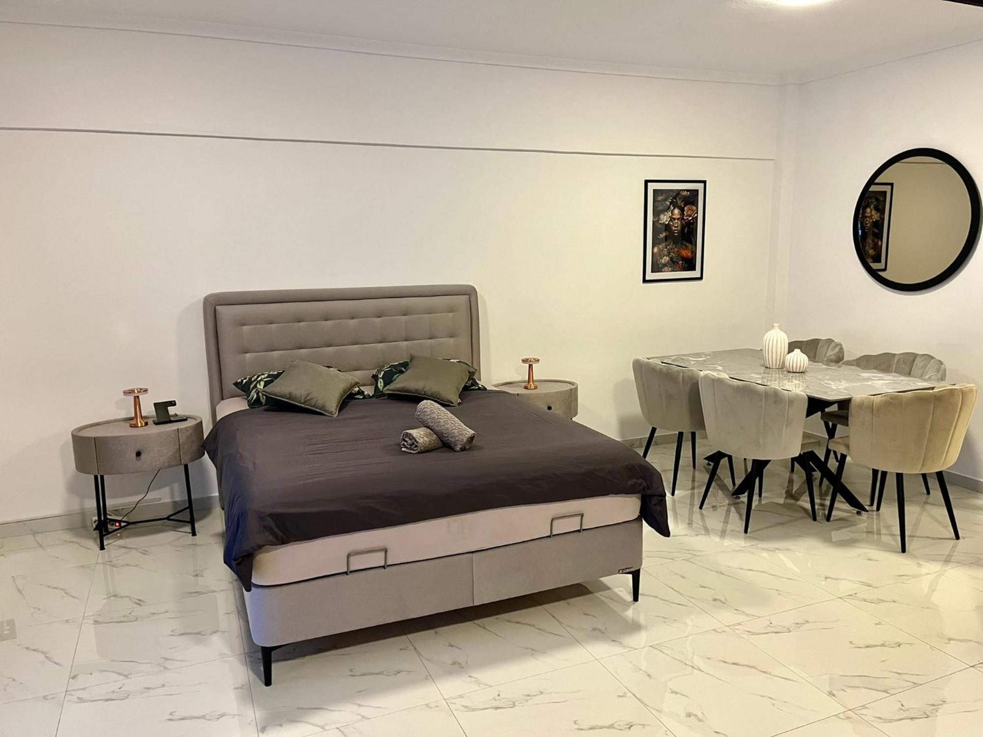 Premium 90m2 Căn hộ