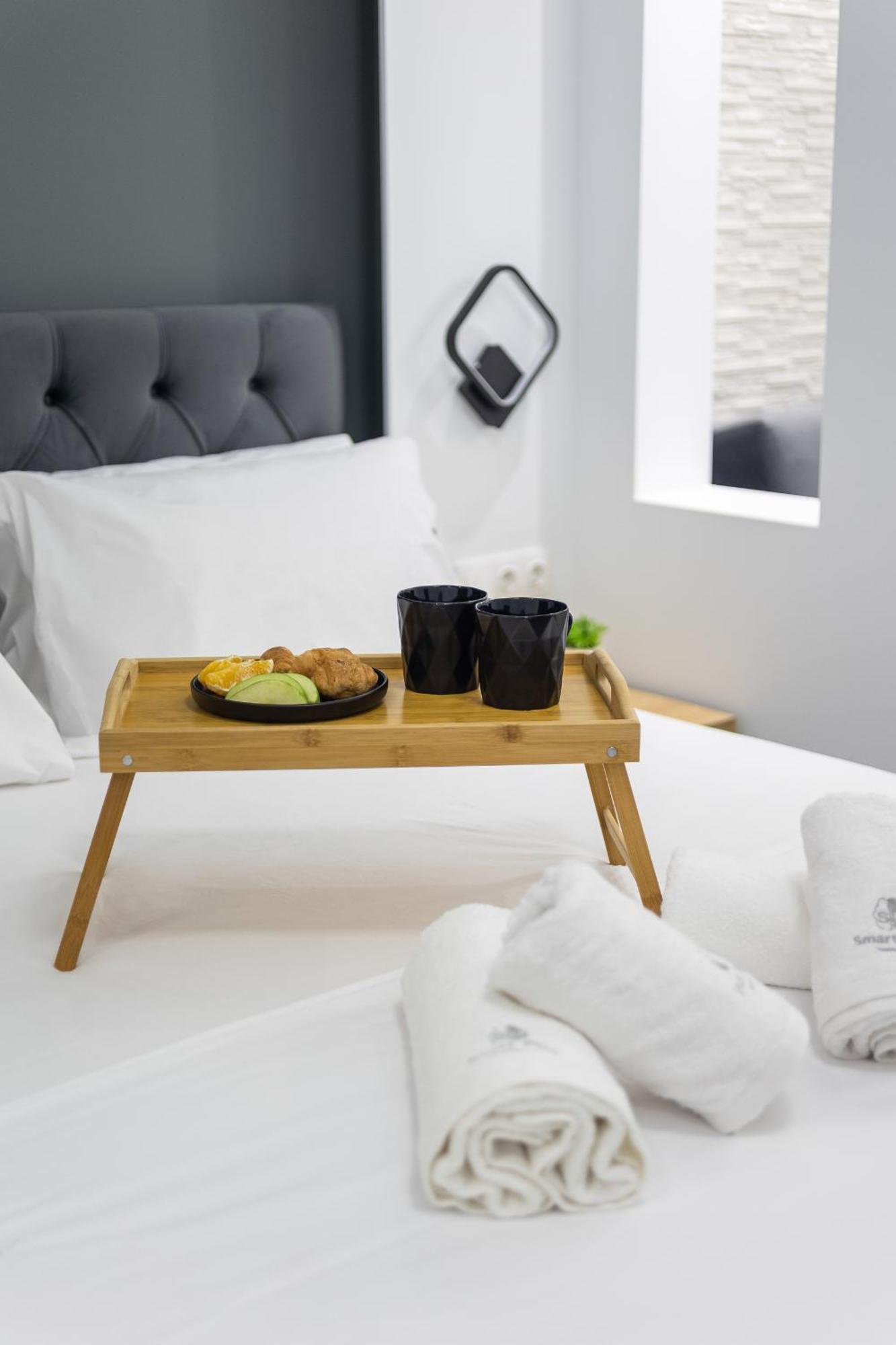 New Luxury In Downtown Apartment *
