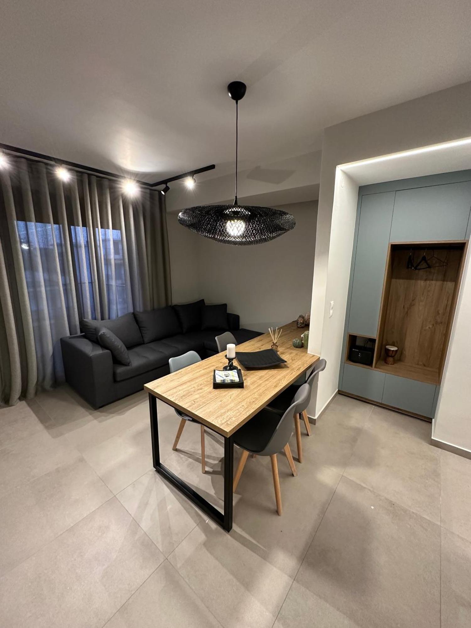 Cozy In Kalamaria, Apartamento *