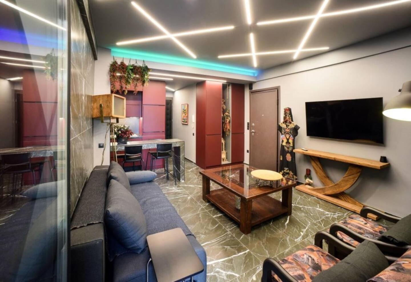 Luxury For Friends & Family, At Mitropoleos Apartment *