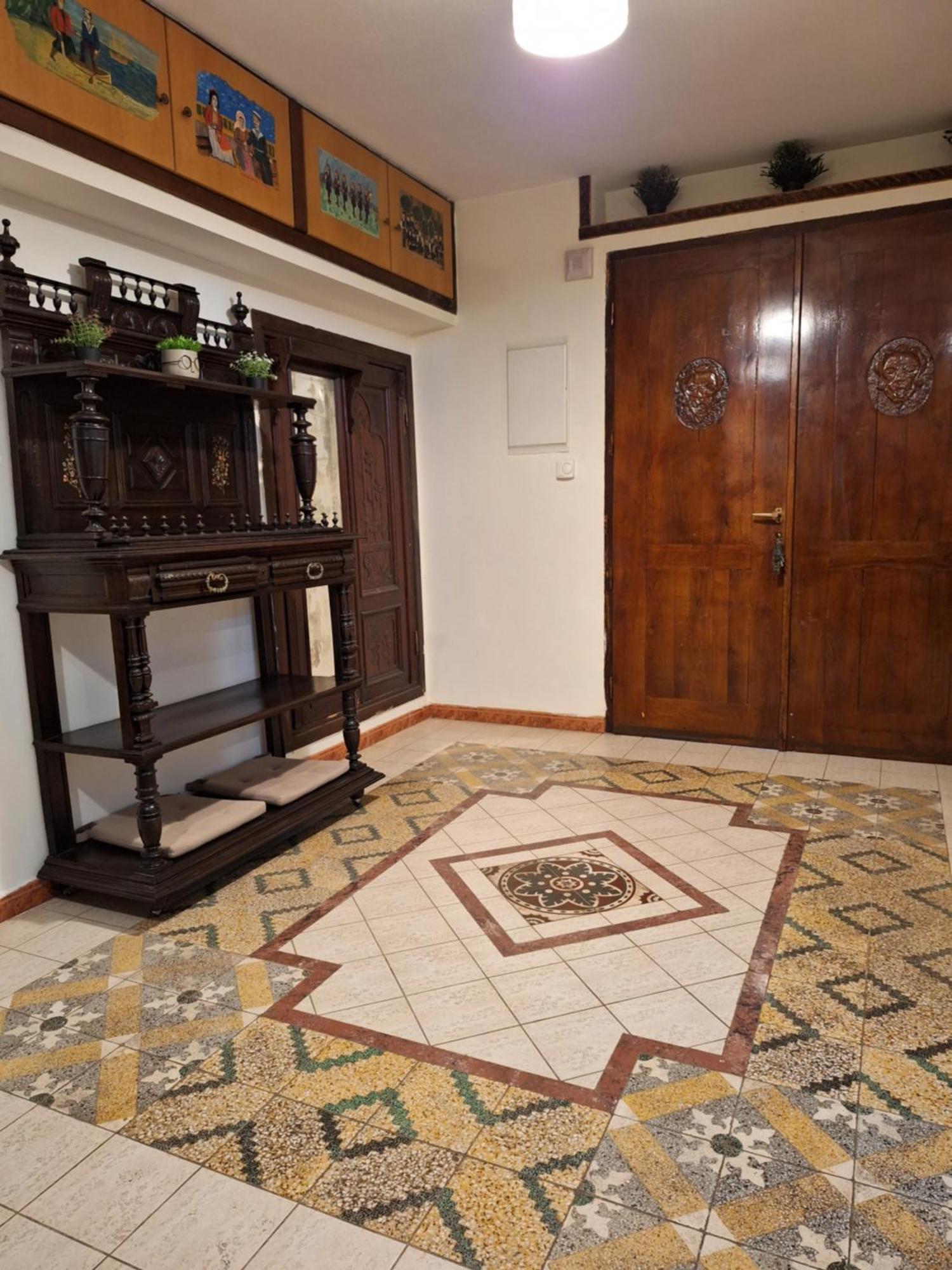 C.1 Elia Old_town Apartment *