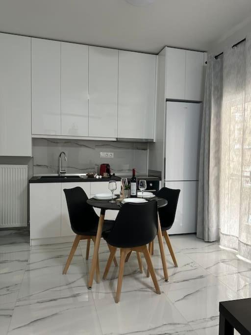 Ellis Oasis Apartment *