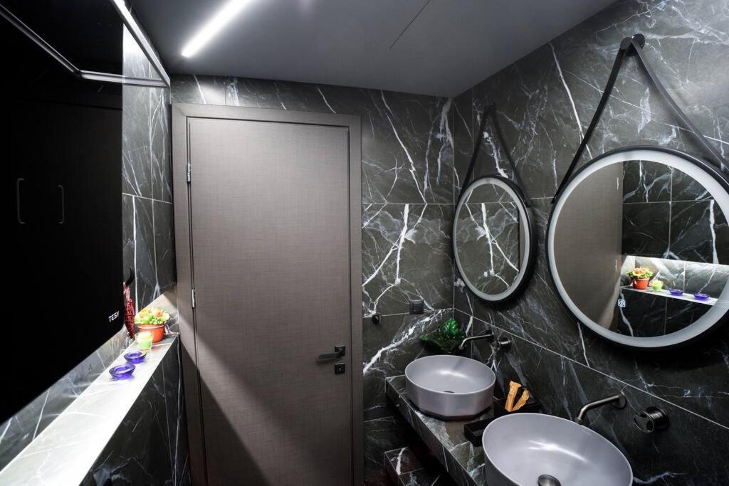 Apartment Luxury For Friends & Family, At Mitropoleos *