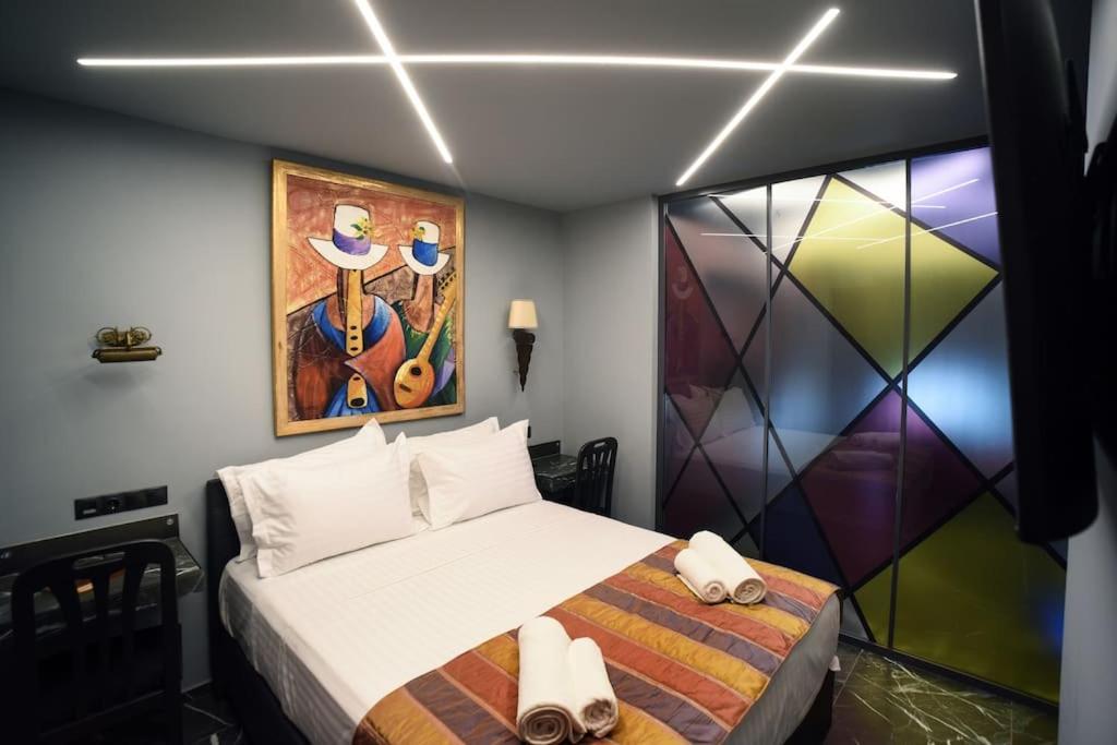 Luxury For Friends & Family, At Mitropoleos Apartment *