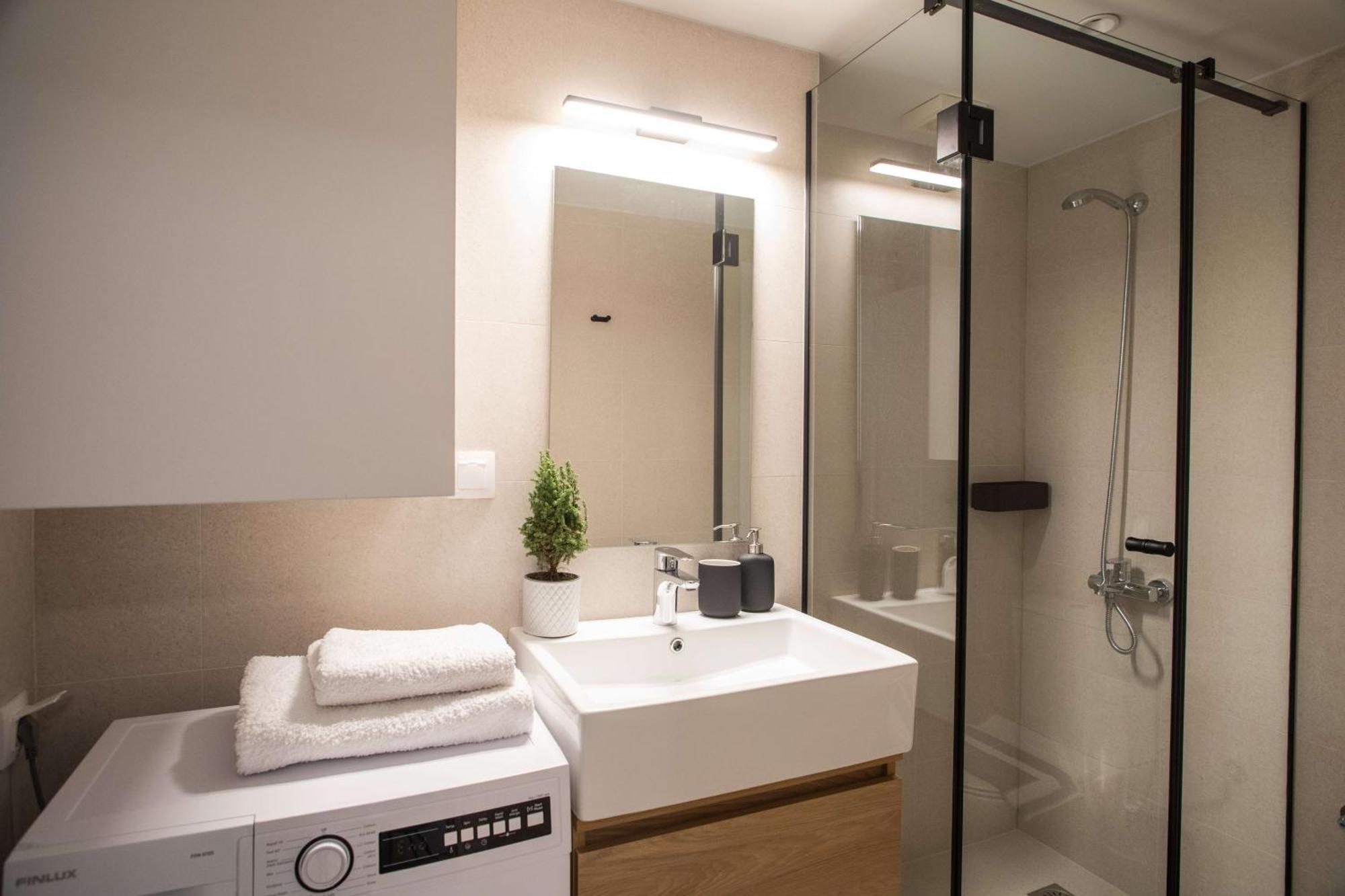 Zeus Executive Apartment *