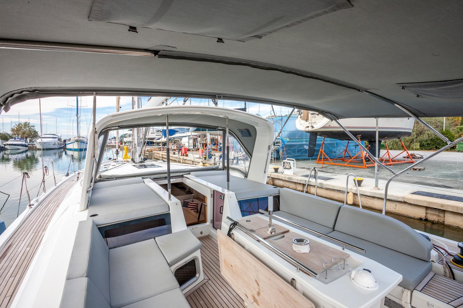 Yacht Psari Botel