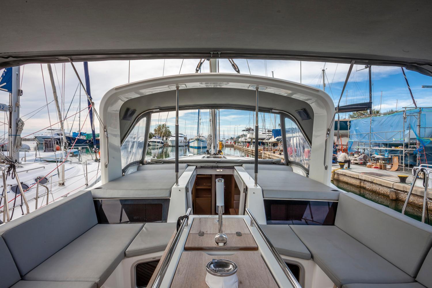 Yacht Psari *