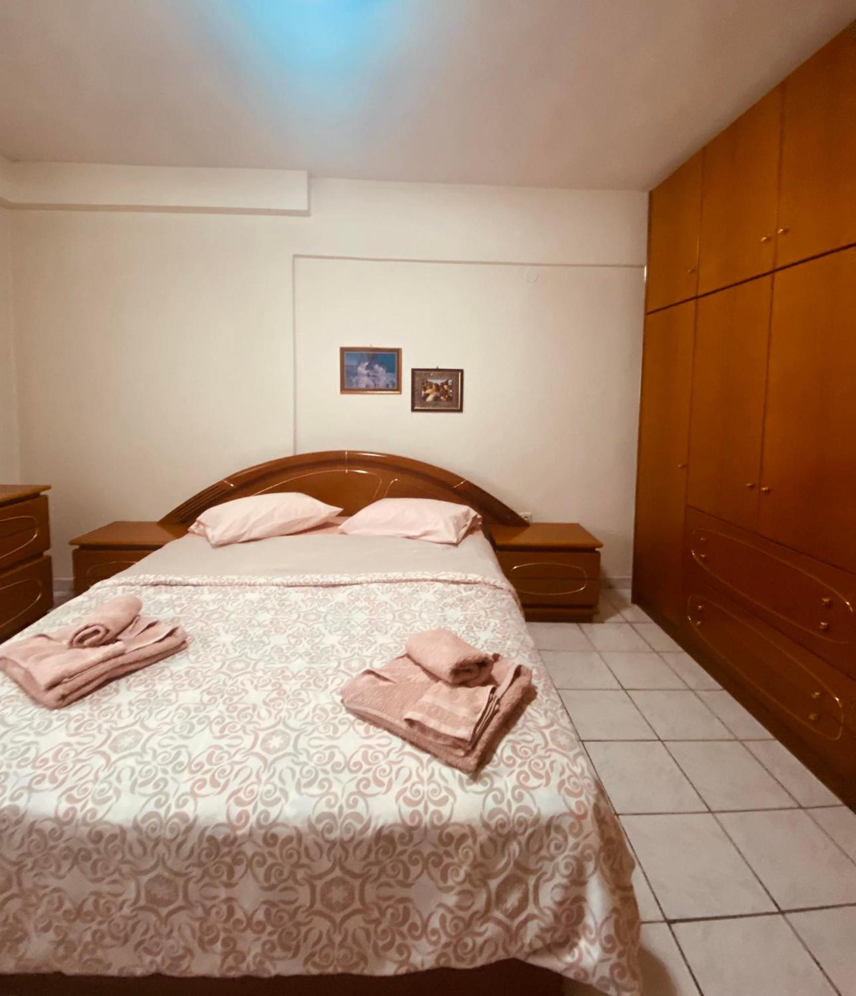 Apartment Elaiones House *