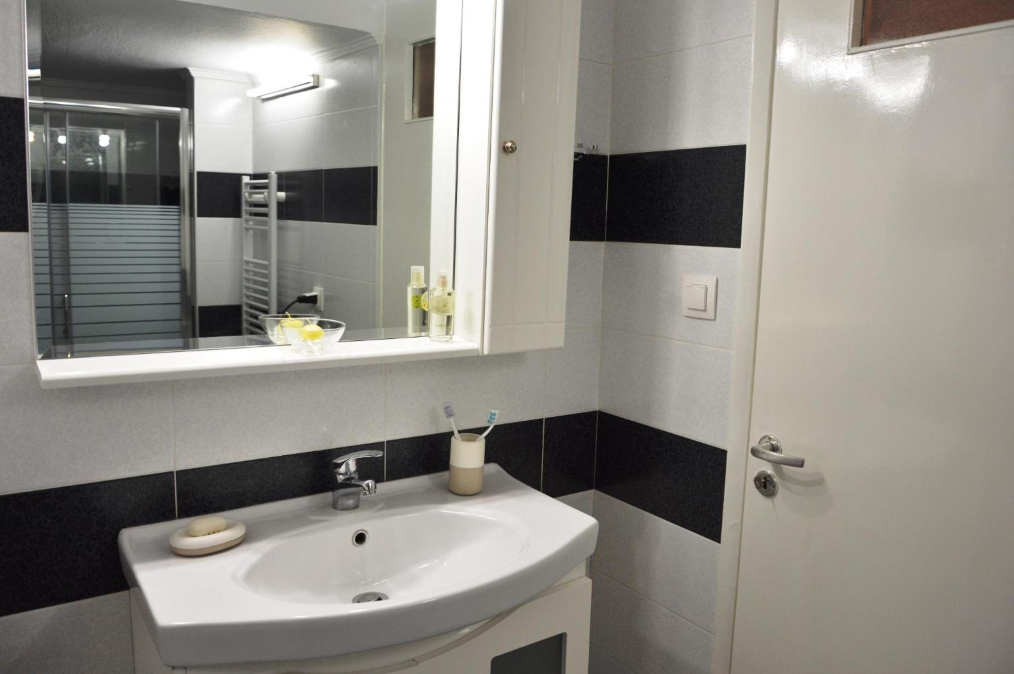 Apartment Zennova #5 Antigonidon Square