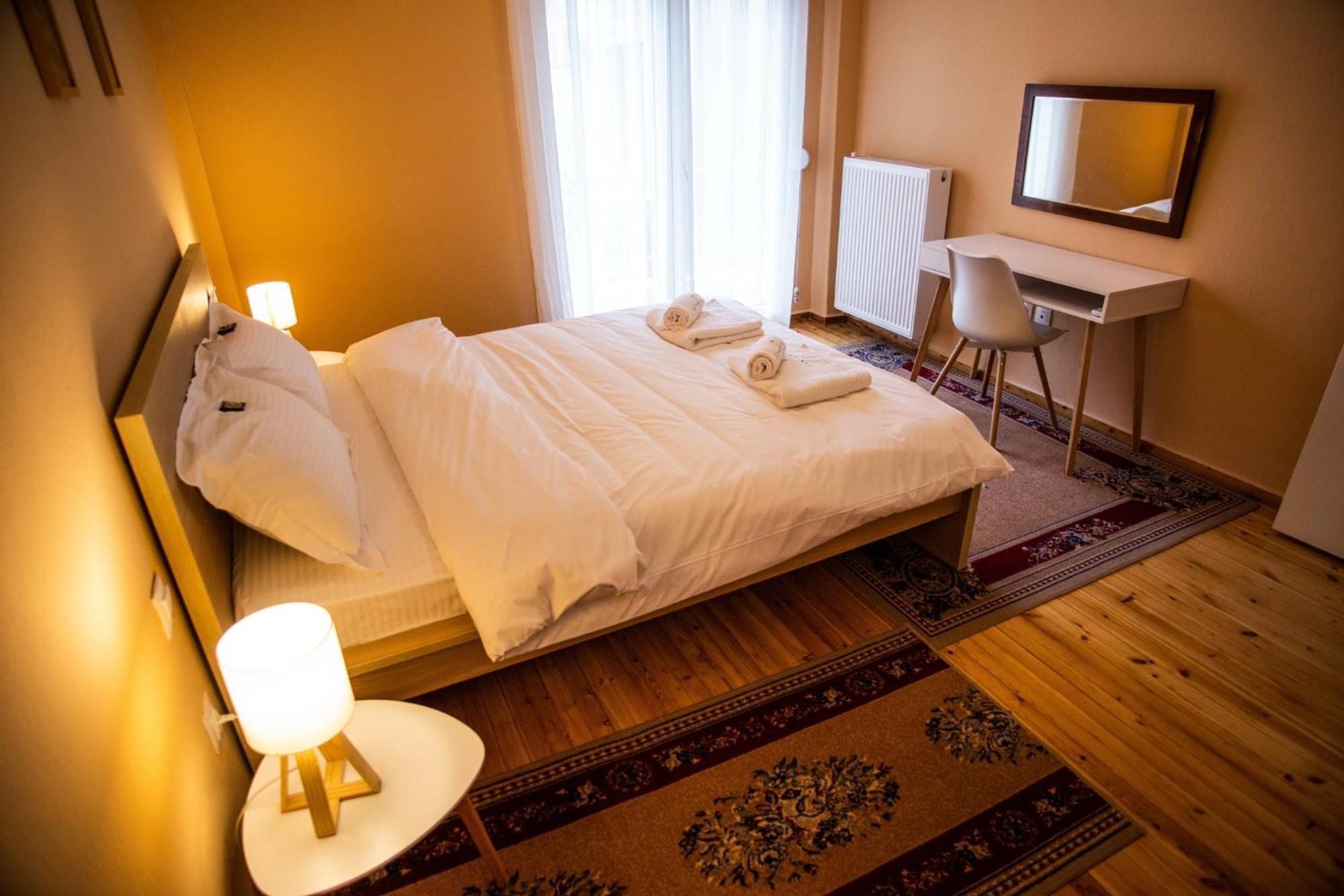 Zennova #5 Antigonidon Square Apartment *
