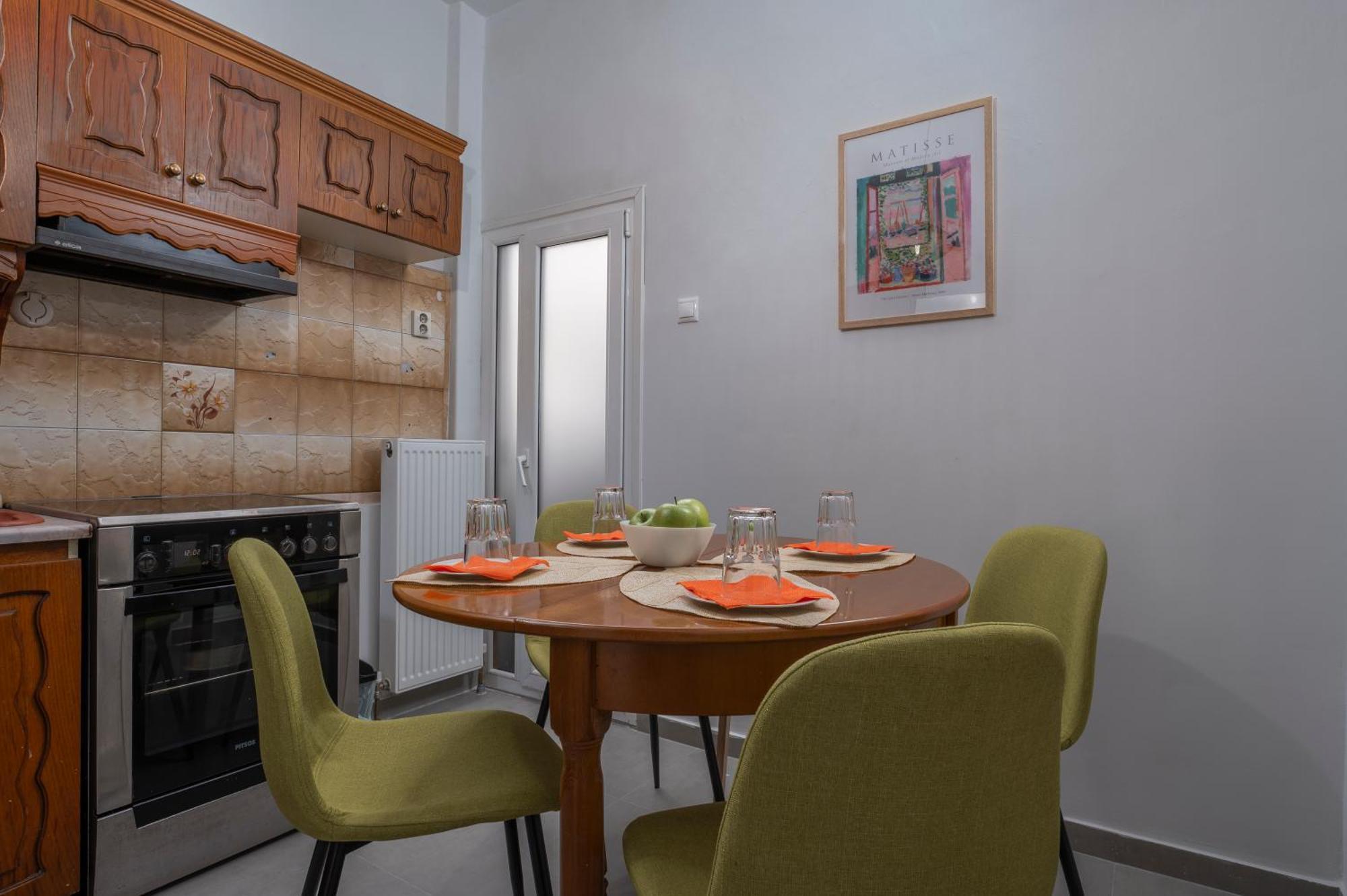 Estia Apartment, Cozy, Spacious, Sunny, 2 Rooms-5 Beds * Thessaloniki