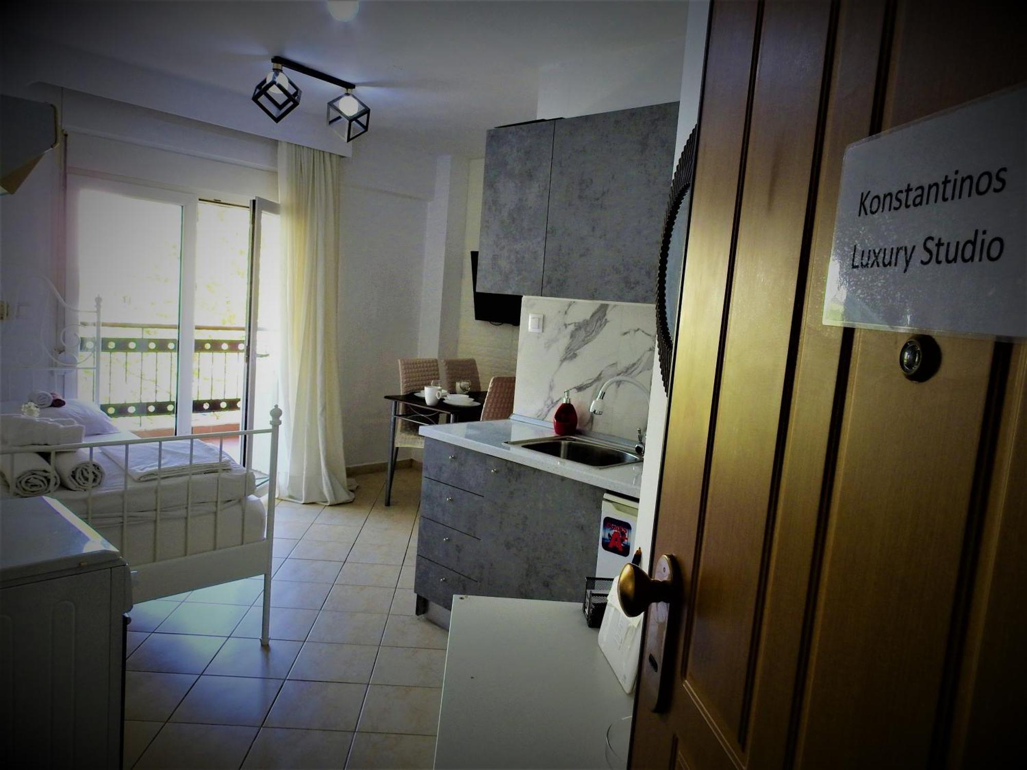 Konstantinos's Luxury Apartment *