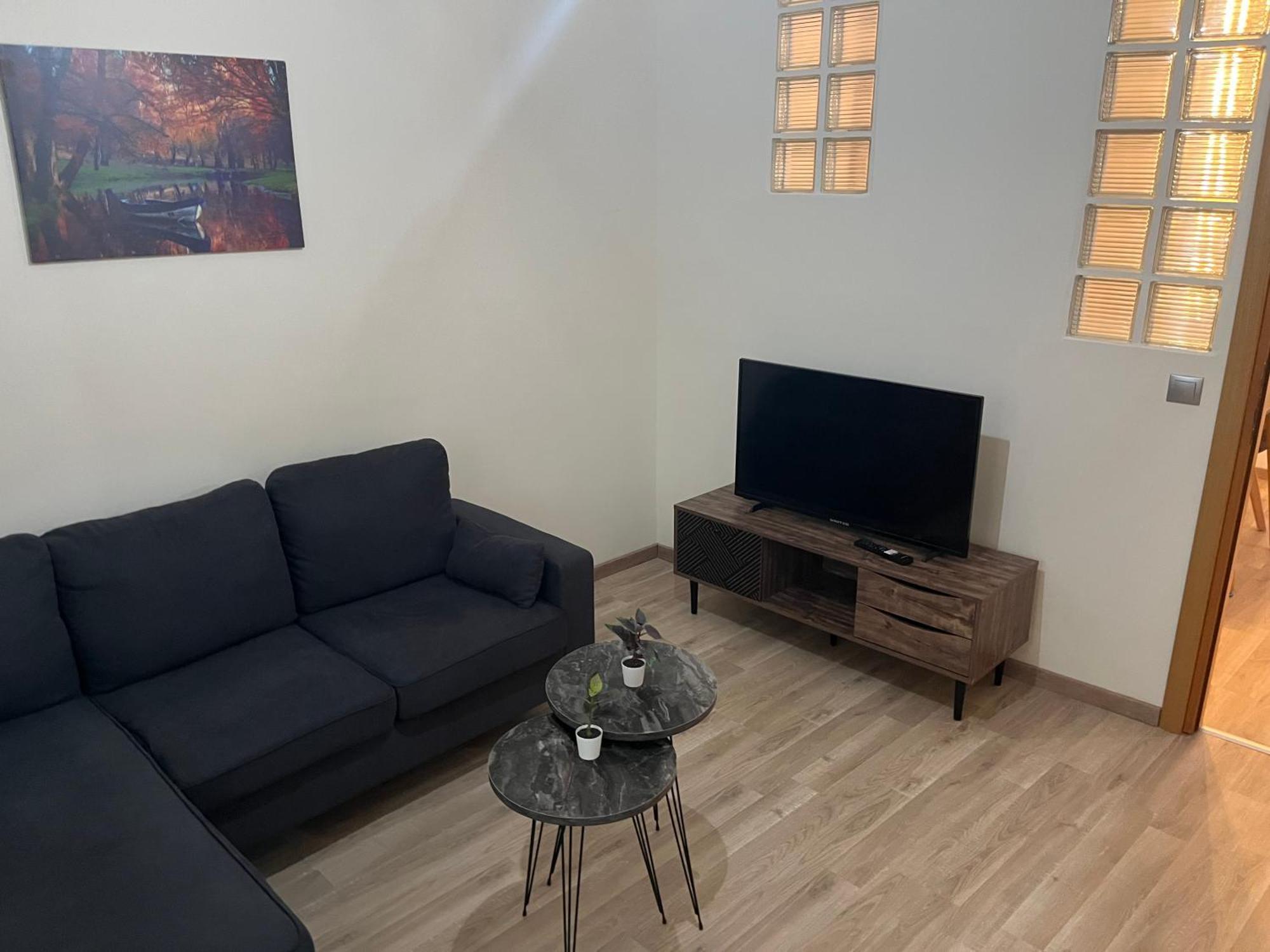 Nick's Place Apartment