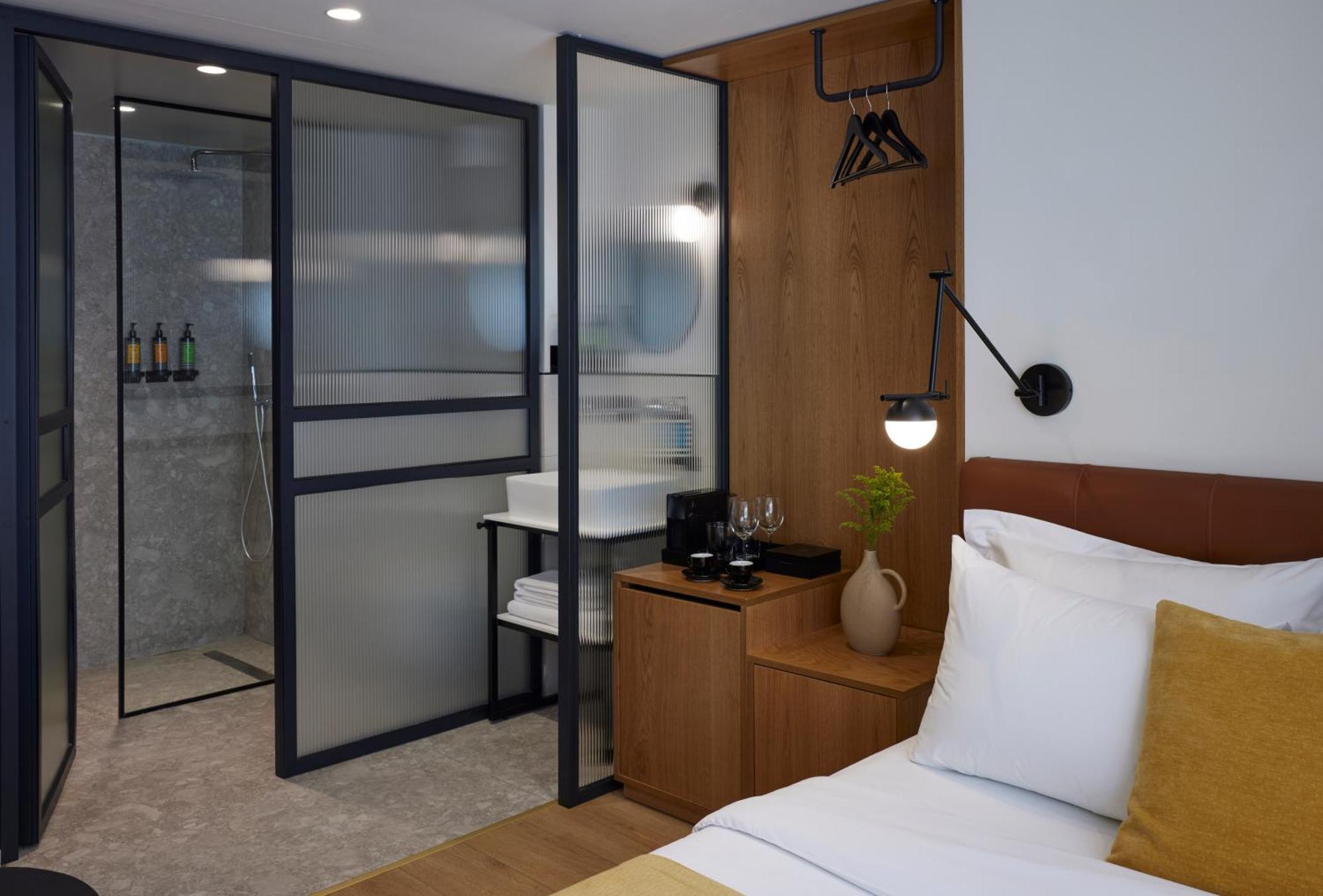 Noa Hotel