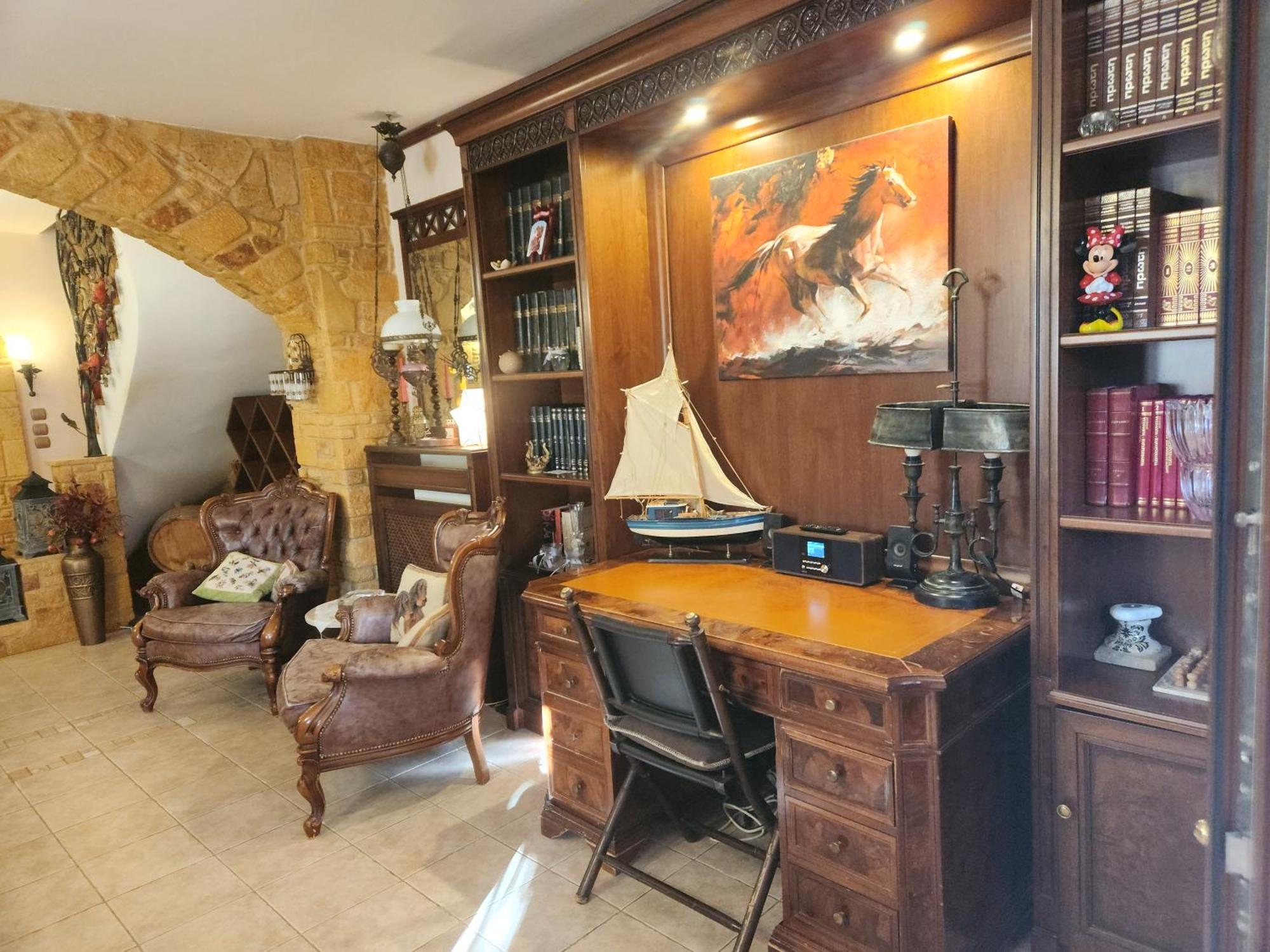 Apartment British Wood 'n Stone House *