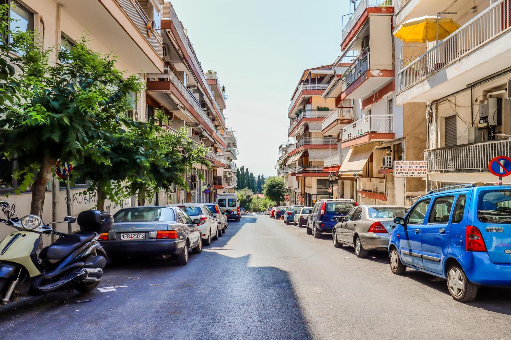 Grand Next To Center 3bd 110sqm Thessaloniki