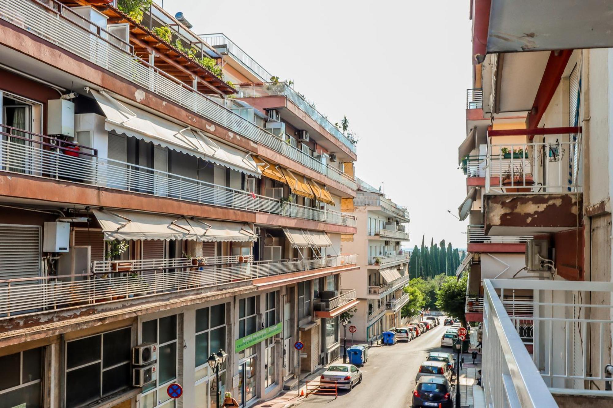Grand Next To Center 3bd 110sqm Thessaloniki