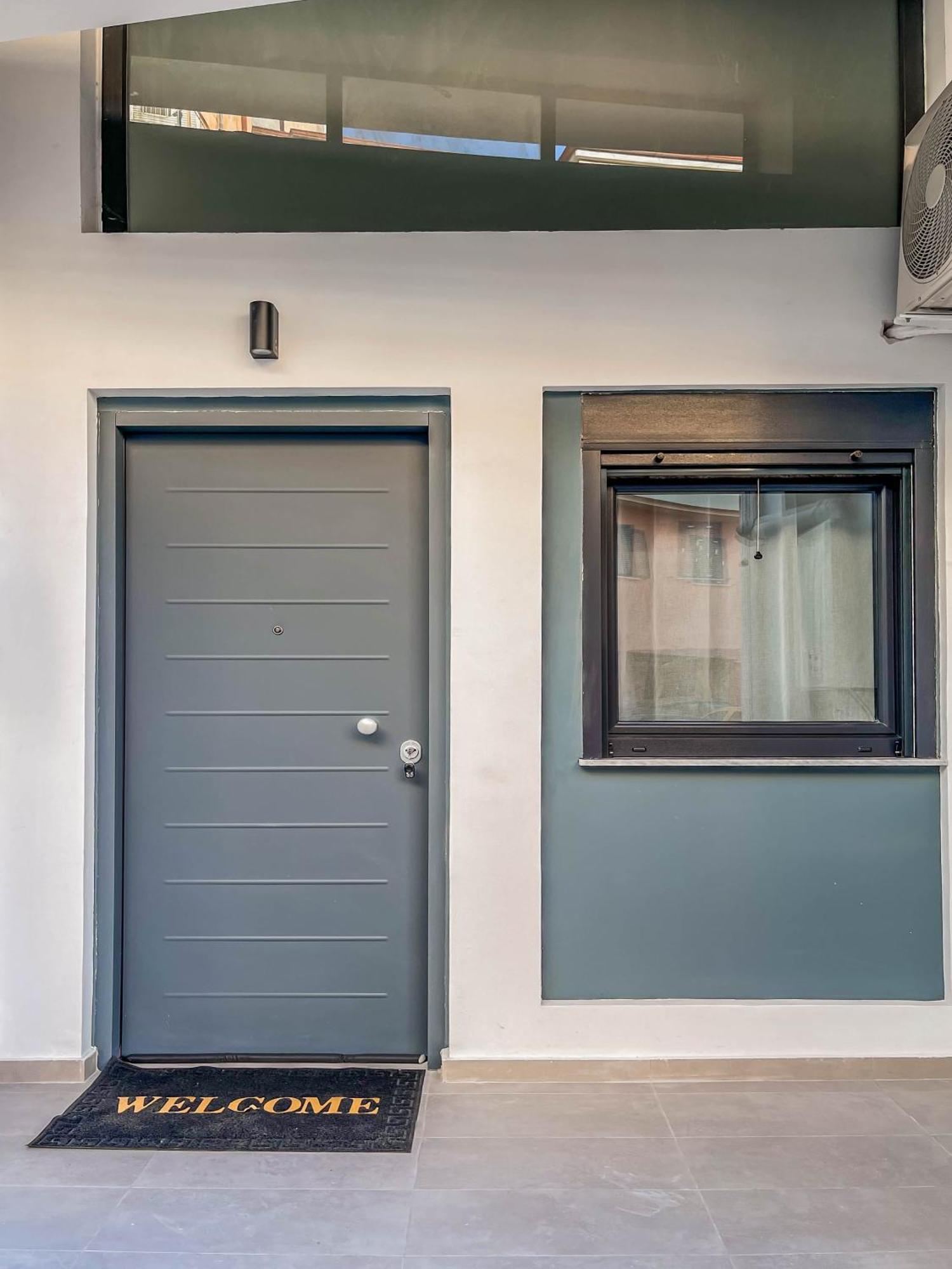 Click Memory And Loft Next To Center Thessaloníki