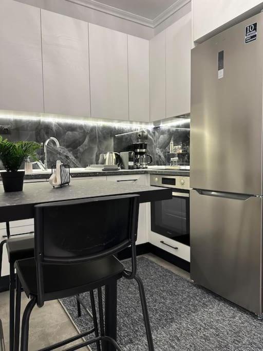 The Lux Vol.2 Apartment *