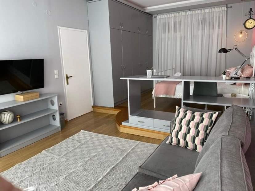 Holiday home Retro House With Garden In Anopoli Thessaloniki