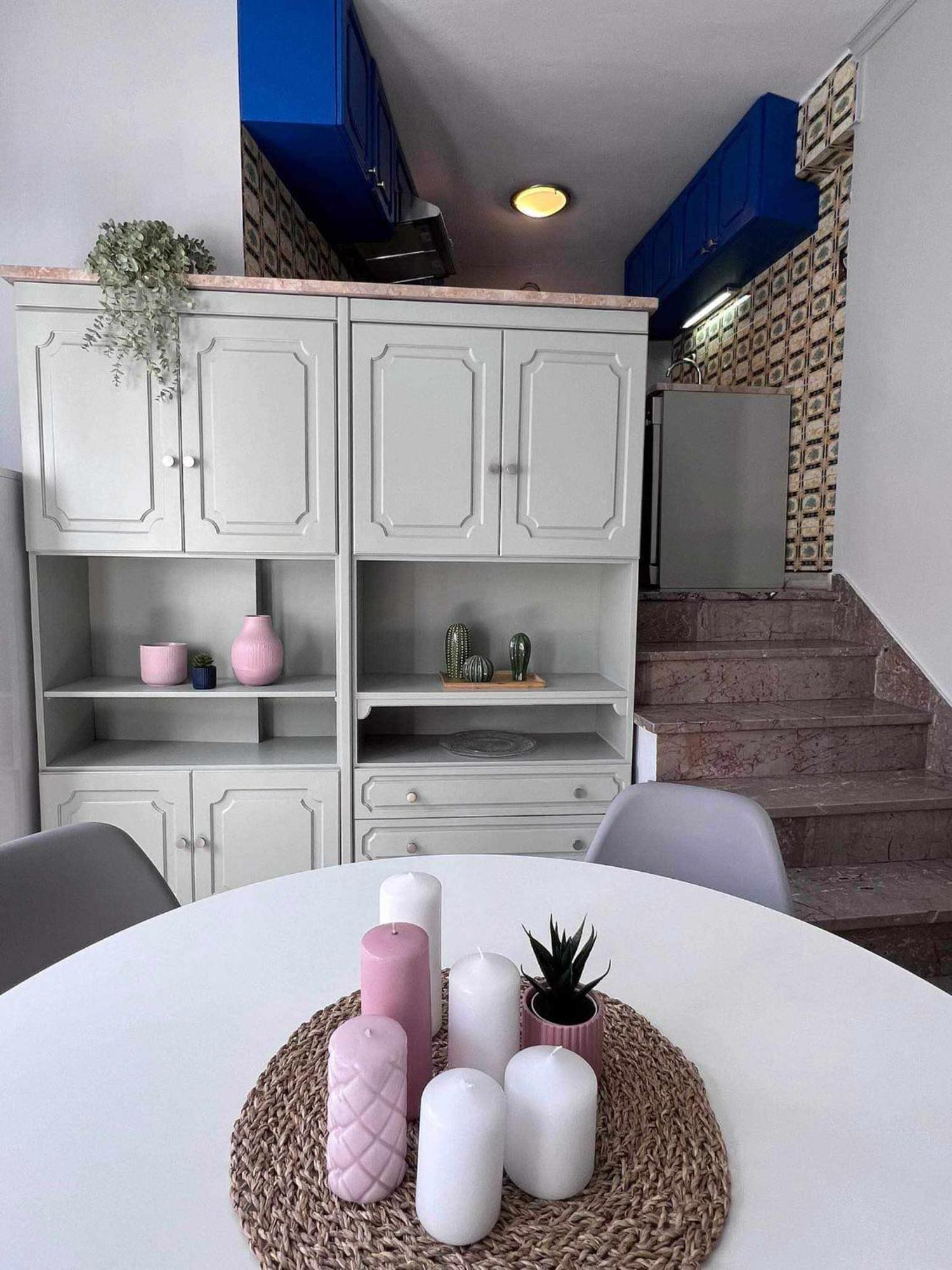 Retro House With Garden In Anopoli *