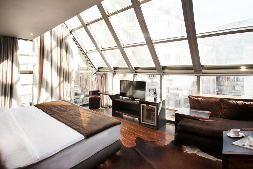 Diamond Suites, Philian And Apartment