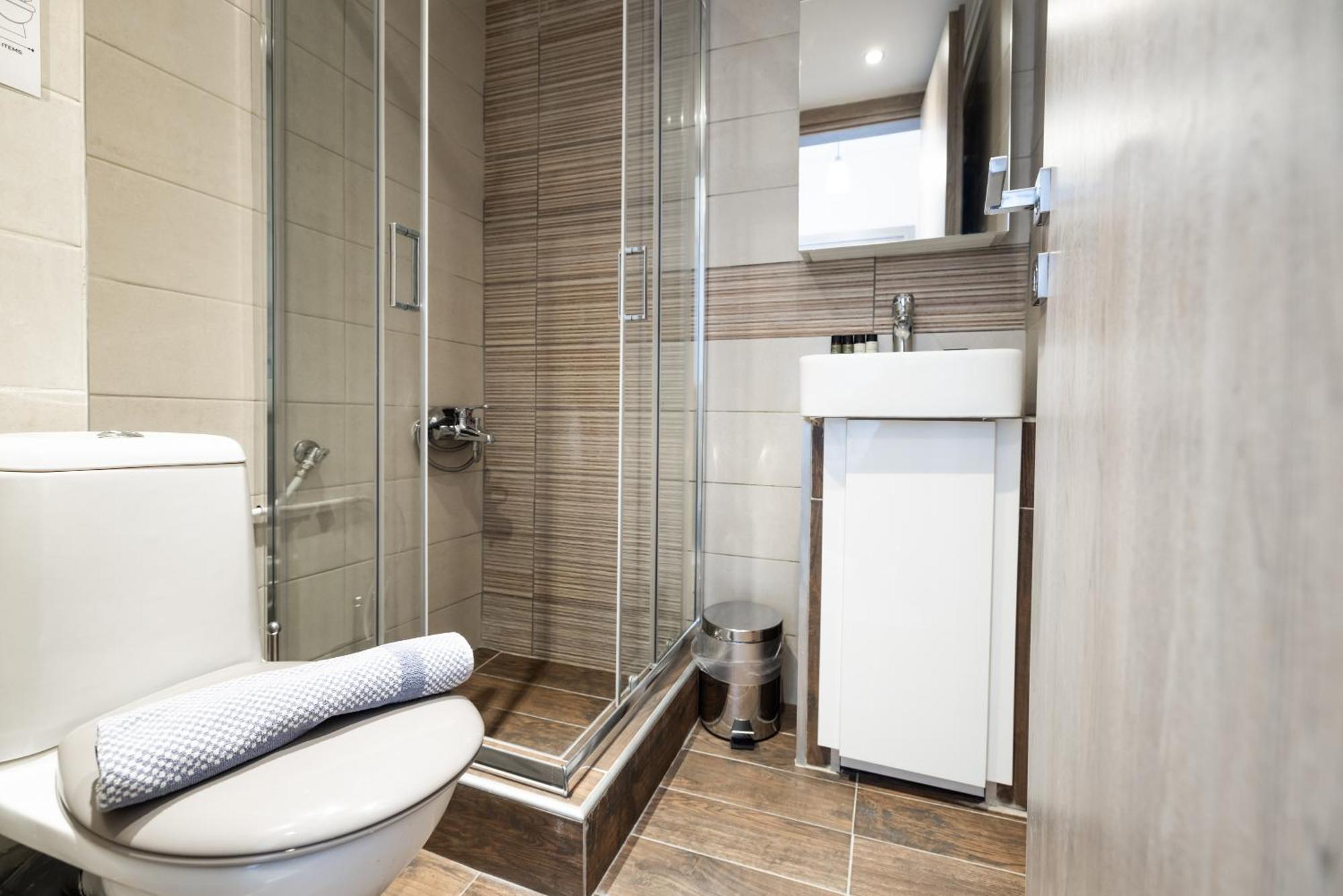 Phaedrus Living: City Flat Megakleous Apartment *