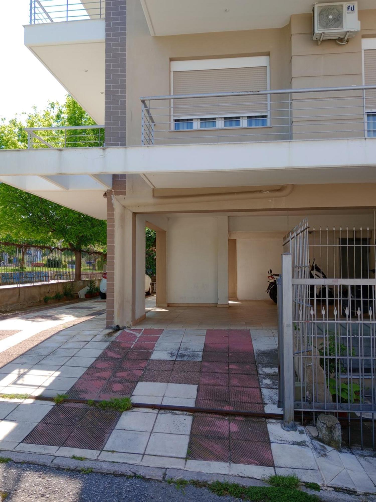 Elpida's 1 Private Parking Daire Selanik