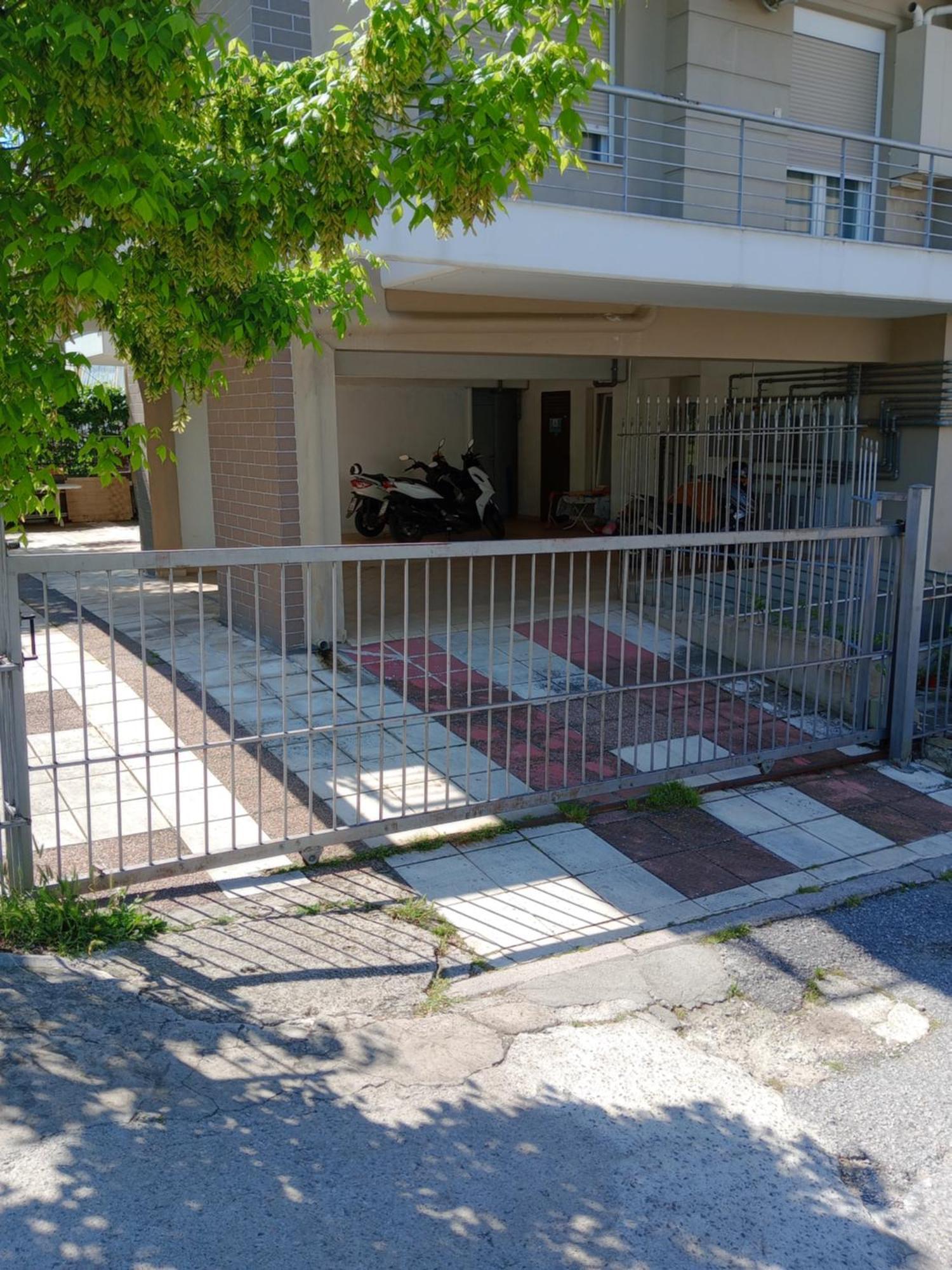 Elpida's 1 Private Parking Apartment