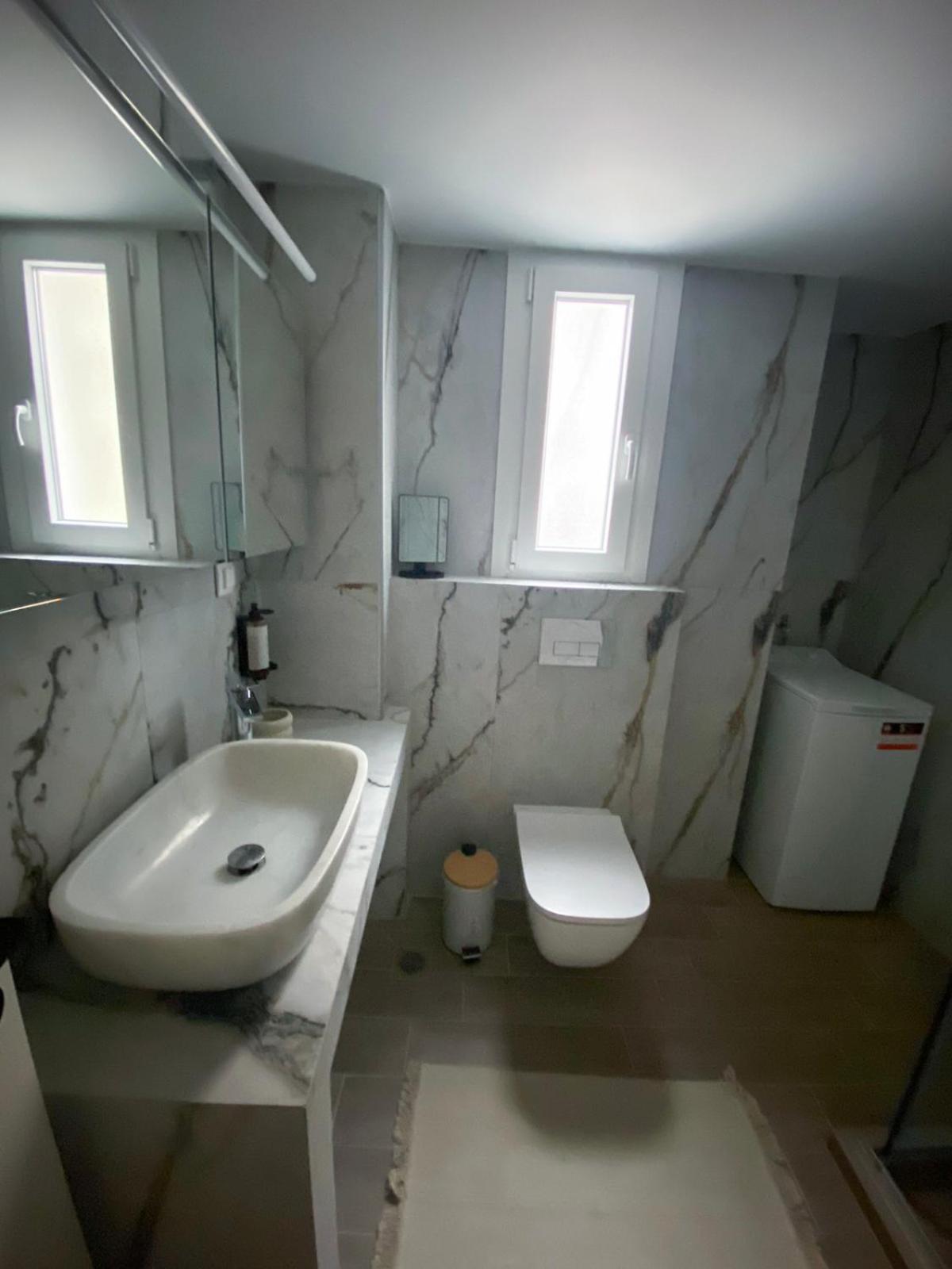 Căn hộ Agias Sofias Svolou Center 2