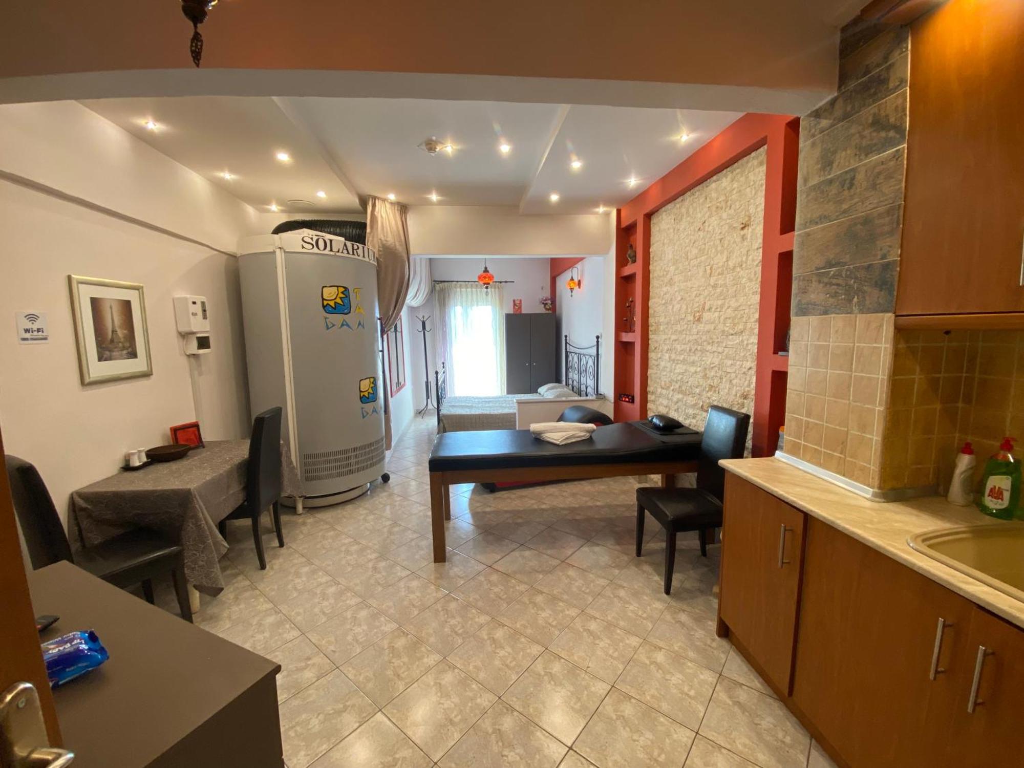 Afroditi Solarium/massage * Selanik