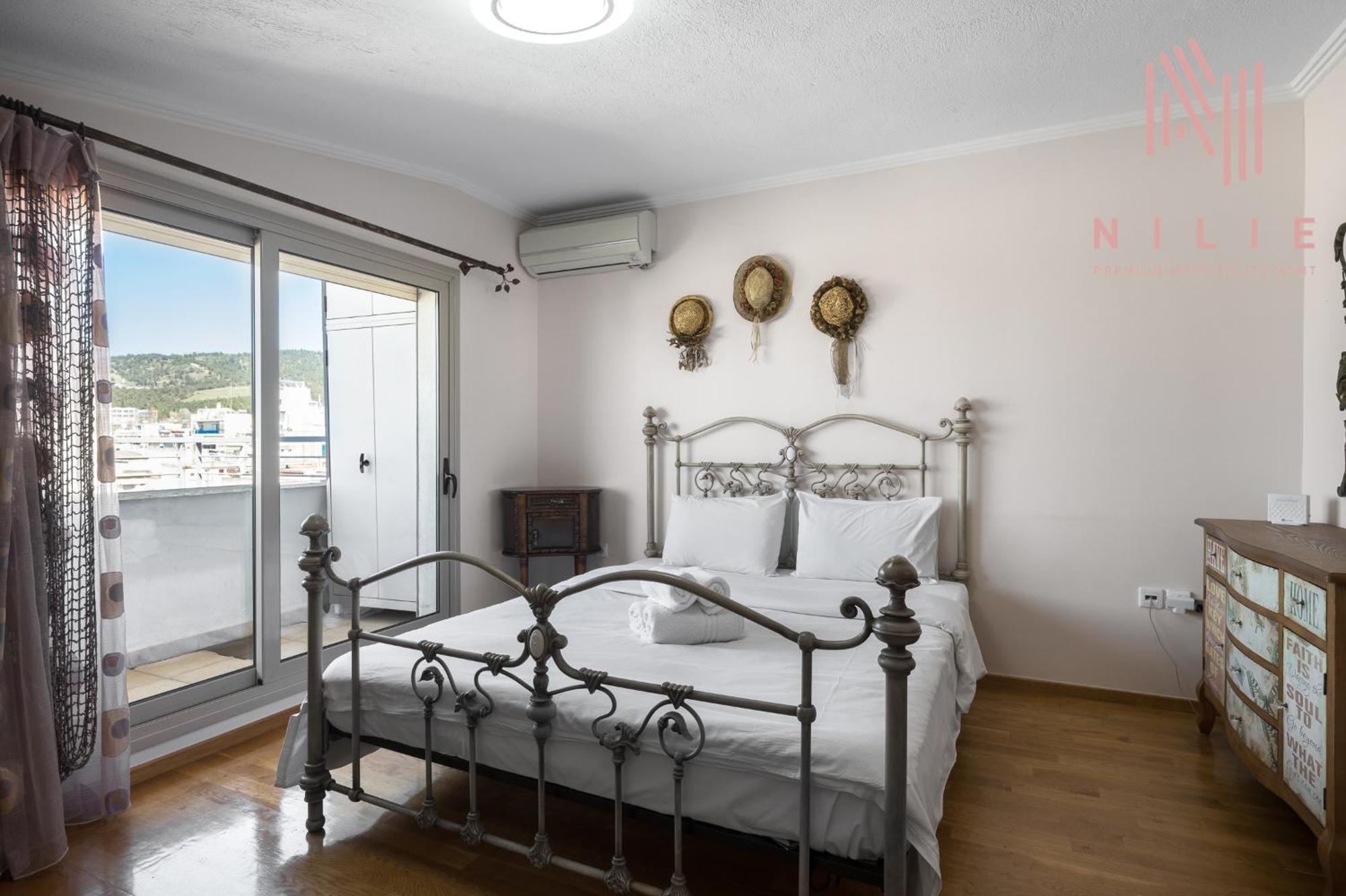 Estrella, Nilie Hospitality Mgmt