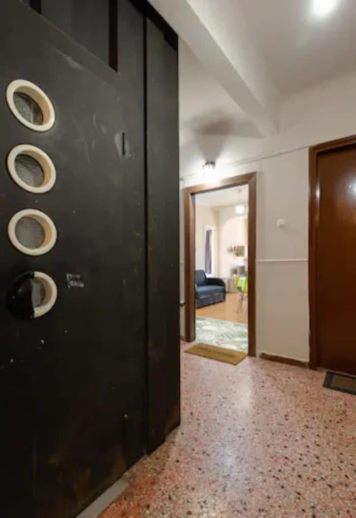 Private Pristine Balcony Home- Heart Of The Center Apartment *