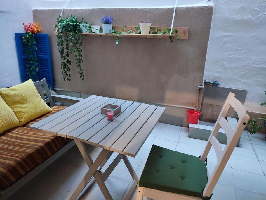 Căn hộ Modern Urban Host With Private Courtyard *