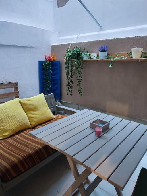 Modern Urban Host With Private Courtyard