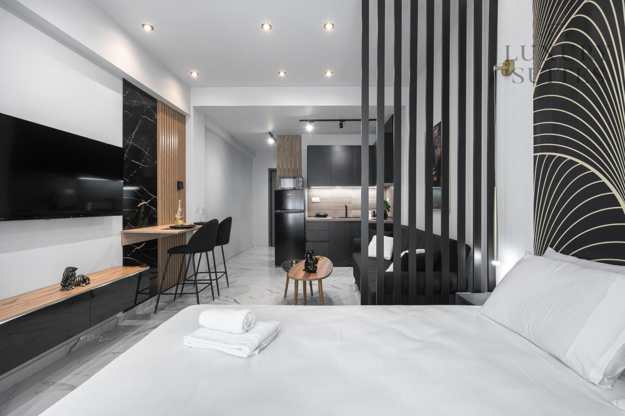 Maison Cristal, The Luxury
